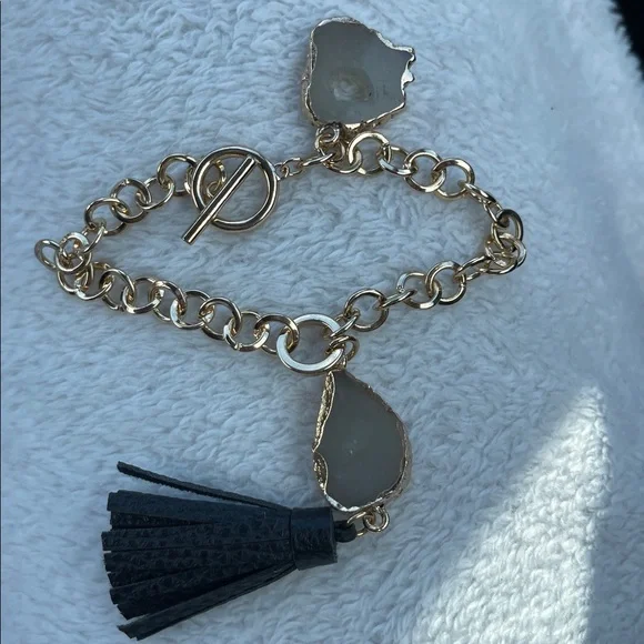 Tassel Bracelet with stone charms Daisy Fuentes nwt gold tone - Picture 6 of 6